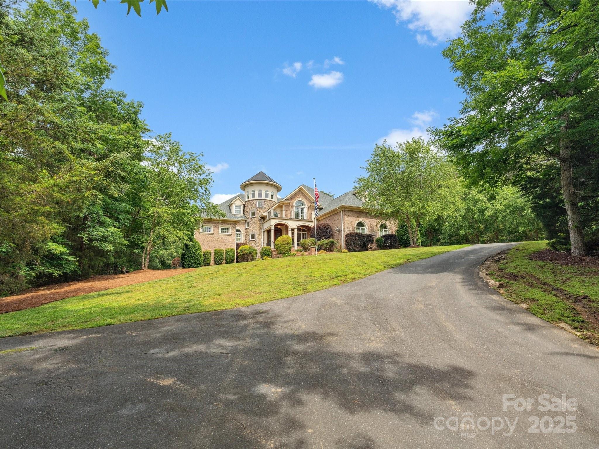 6742 Charlotte Highway