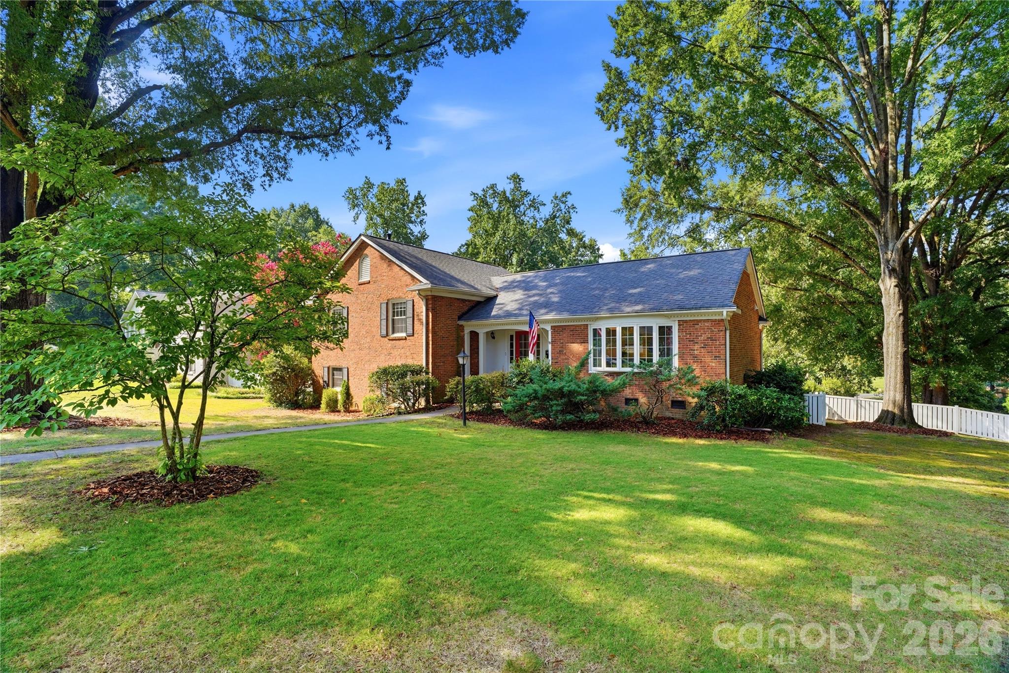 3900 Blowing Rock Way