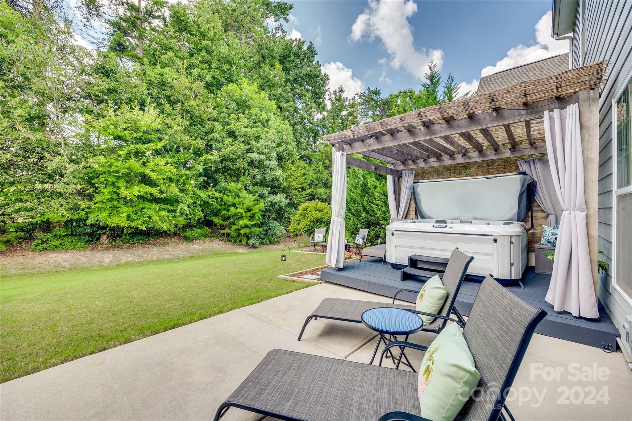 Hawks Creek - Residential