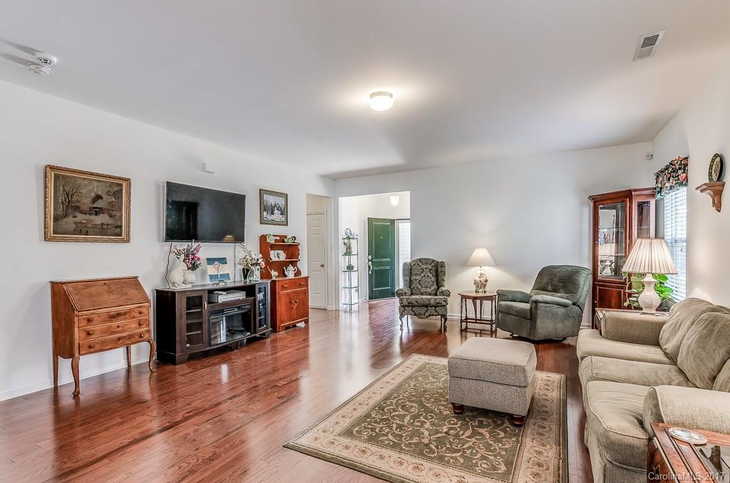 Newport Lakes - Residential