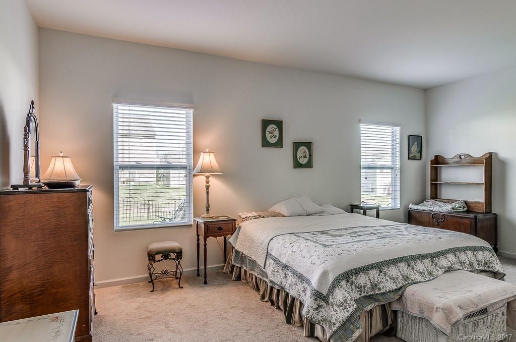 Newport Lakes - Residential