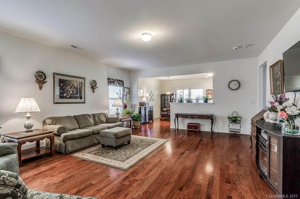 Newport Lakes - Residential