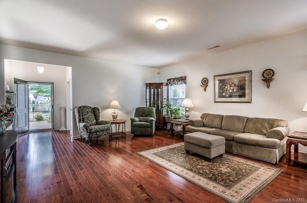 Newport Lakes - Residential