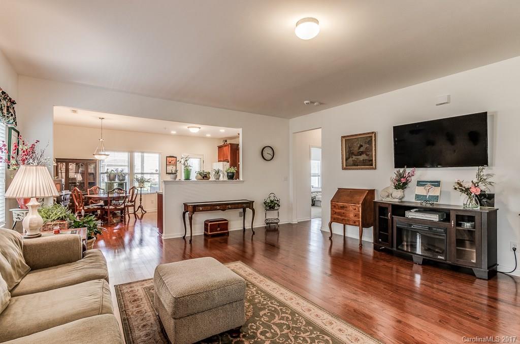 Newport Lakes - Residential