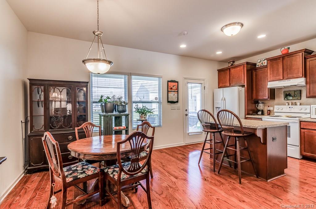 Newport Lakes - Residential