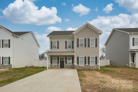 Photo of 3806 Freedom Drive, Charlotte, NC 28208 (MLS # 4325369)