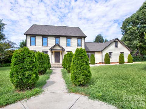 Photo of 1401 Heatherloch Drive, Gastonia, NC 28054 (MLS # 4418870)