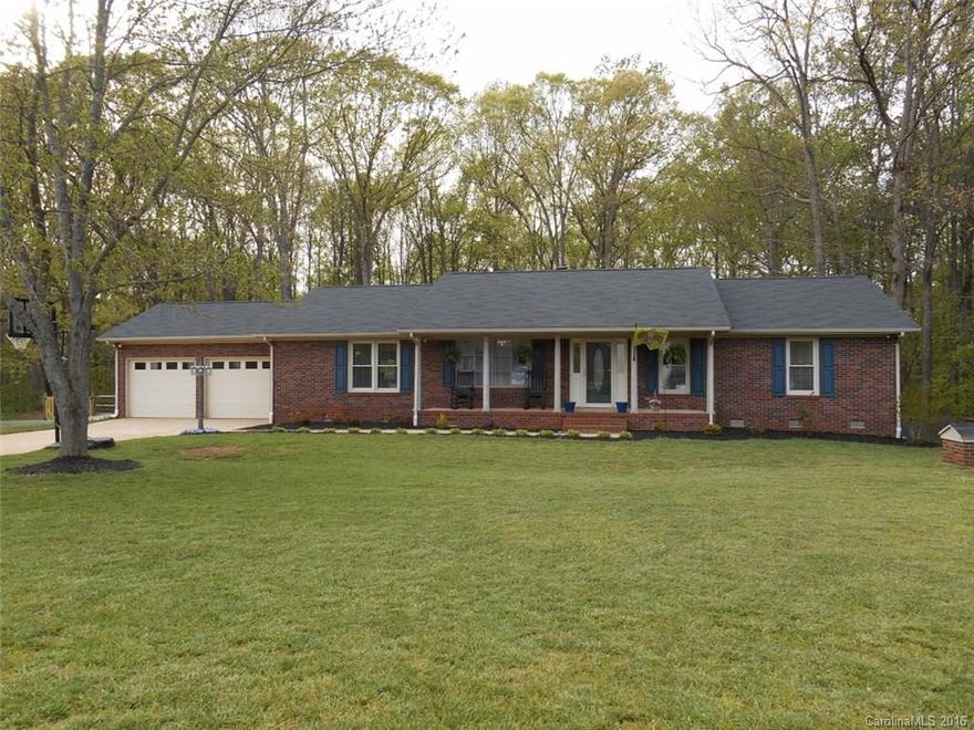 Remodeled all brick ranch home on over 1 acre!! Great neighborhood close to lots of shopping & I-85. New flring, SS stove & dishwasher, lighting. All new bathrms w/granite and tile. New ductwork thru the home. Lots of crown molding, picture frame molding & tall baseboards. New front door & garage door. Large private fenced yard. 4th bedrm/office/playroom. Large walk in laundry room. No city taxes!