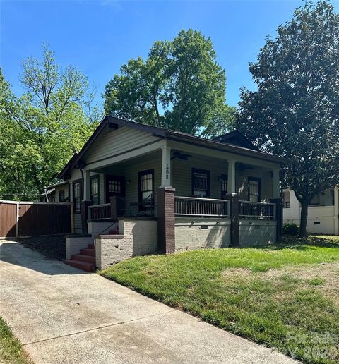 Photo of 405 Walnut Avenue, Charlotte, NC 28208 (MLS # 4372853)