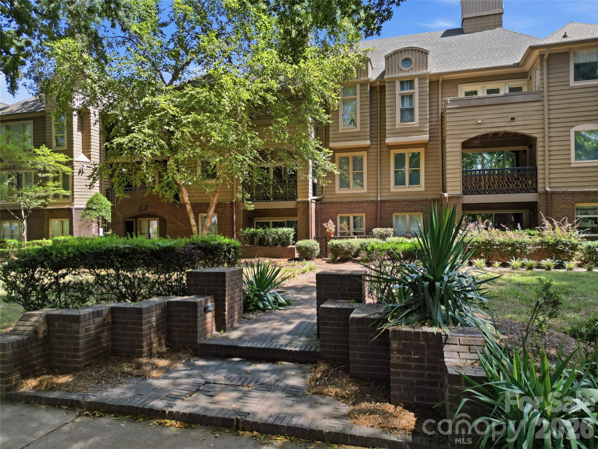 1109 E Morehead Street 16
