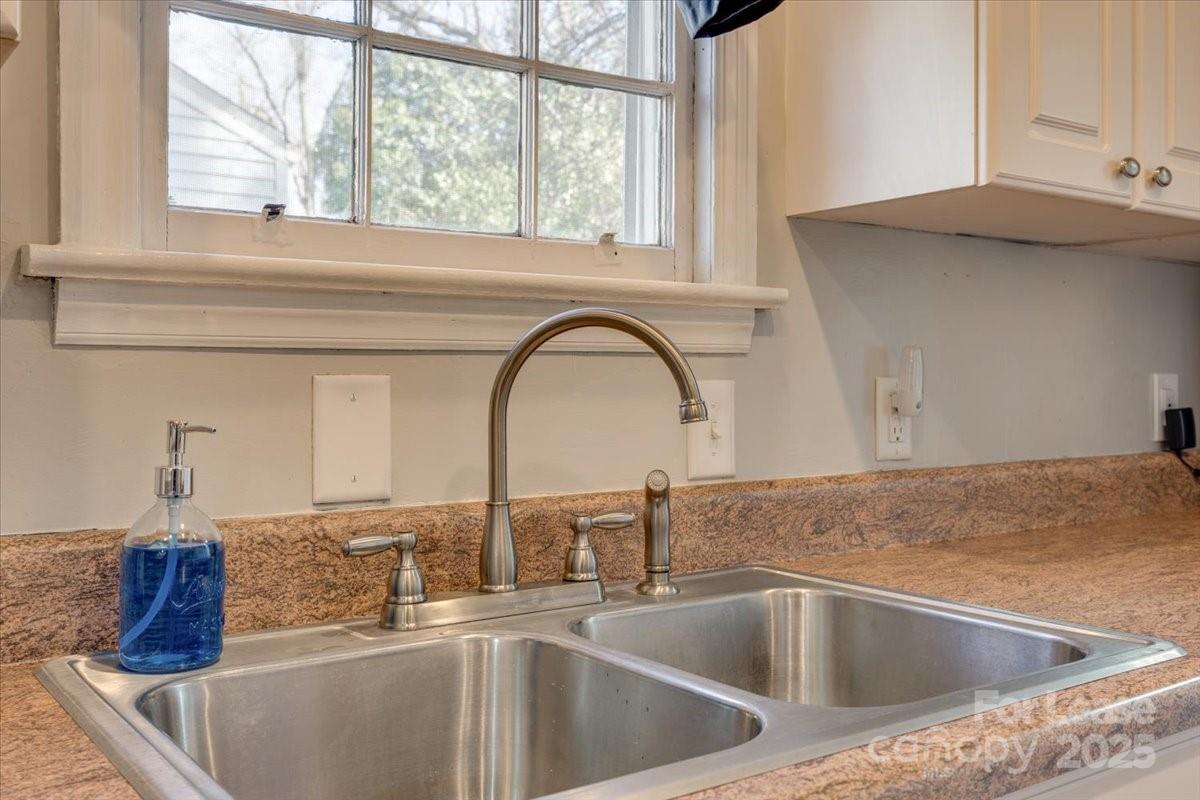 Seventeen Acres - Residential Lease