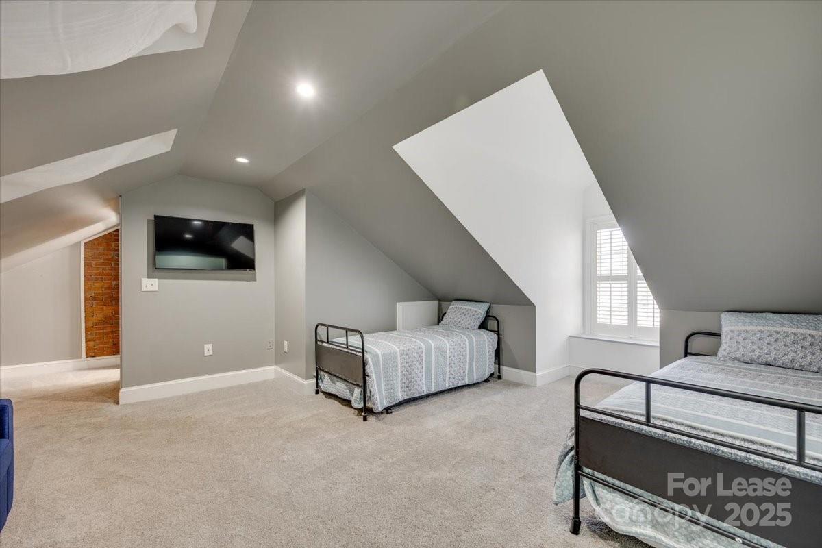 Seventeen Acres - Residential Lease