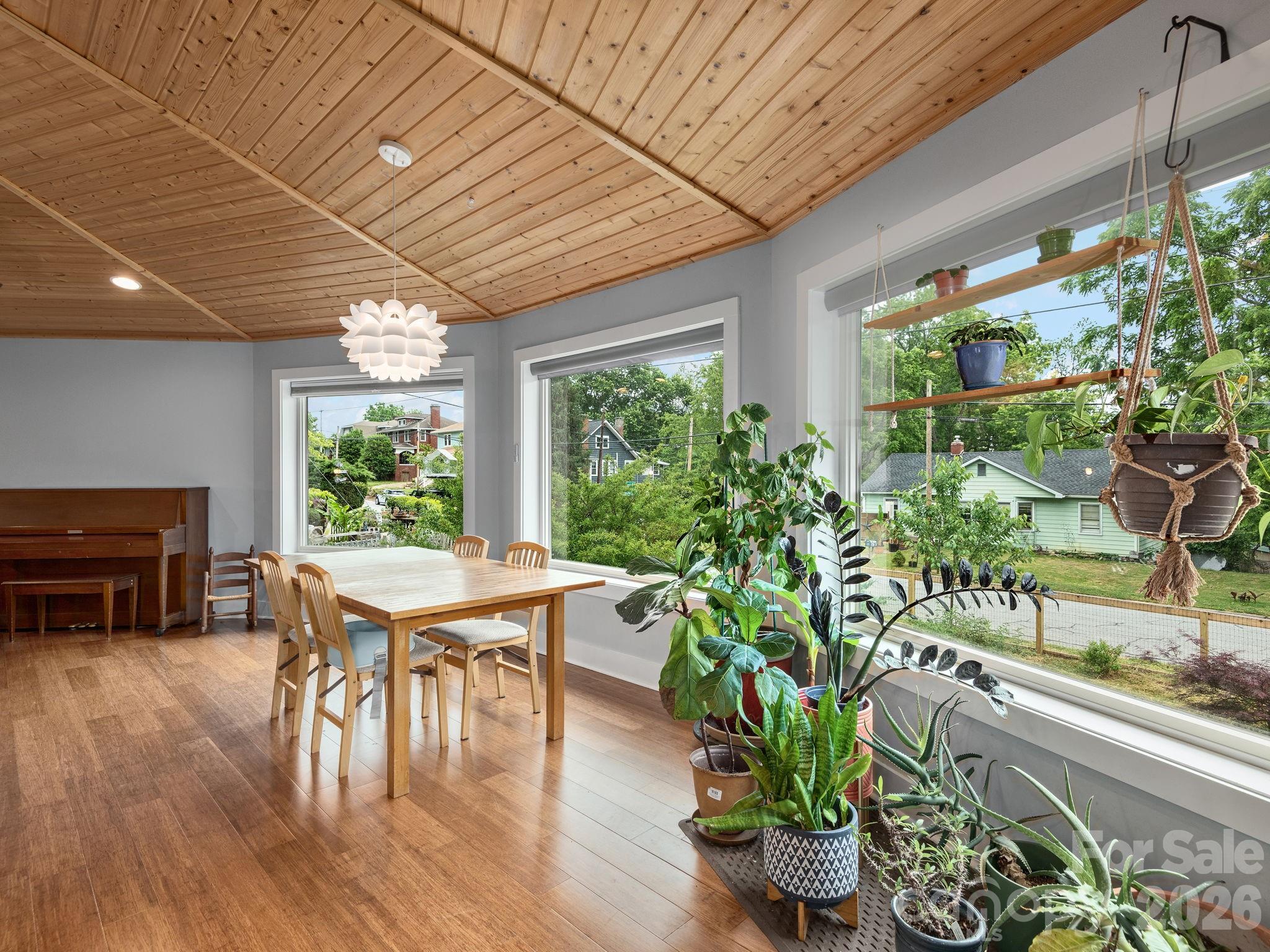 63 Beverly Road W