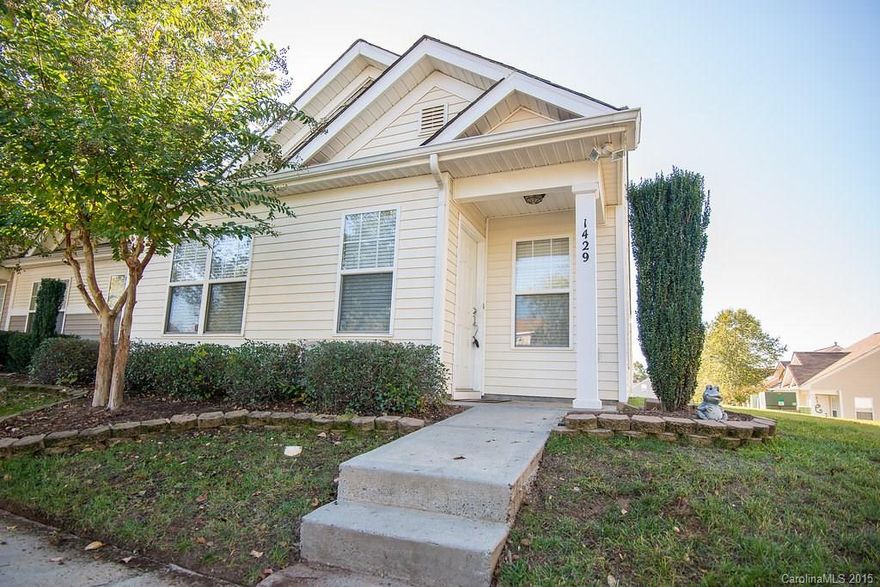 *MOVE IN READY* in Indian Land. Two bedrooms down and master bedroom upstairs. End unit! New flooring in great room. Come take a look at this one today! Community has a pool. Close to dining, shopping, entertainment. Low county taxes.
Townhome dues are 90.00 a month and master dues are 63.00 a quarter