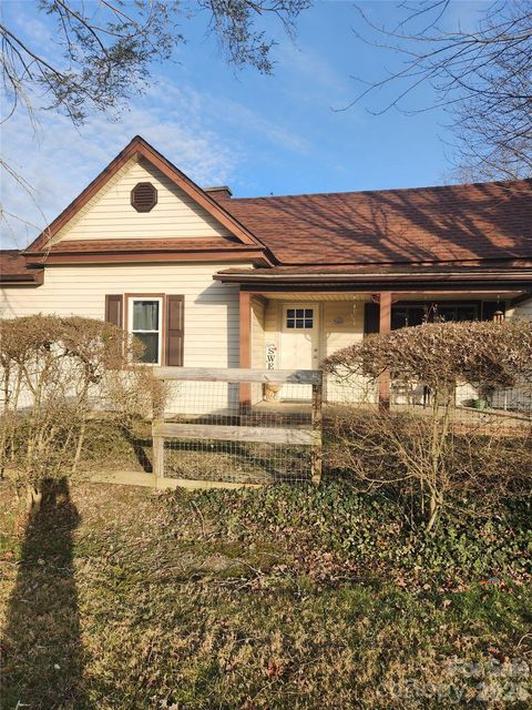 110 E Price Street Hendersonville NC 28739