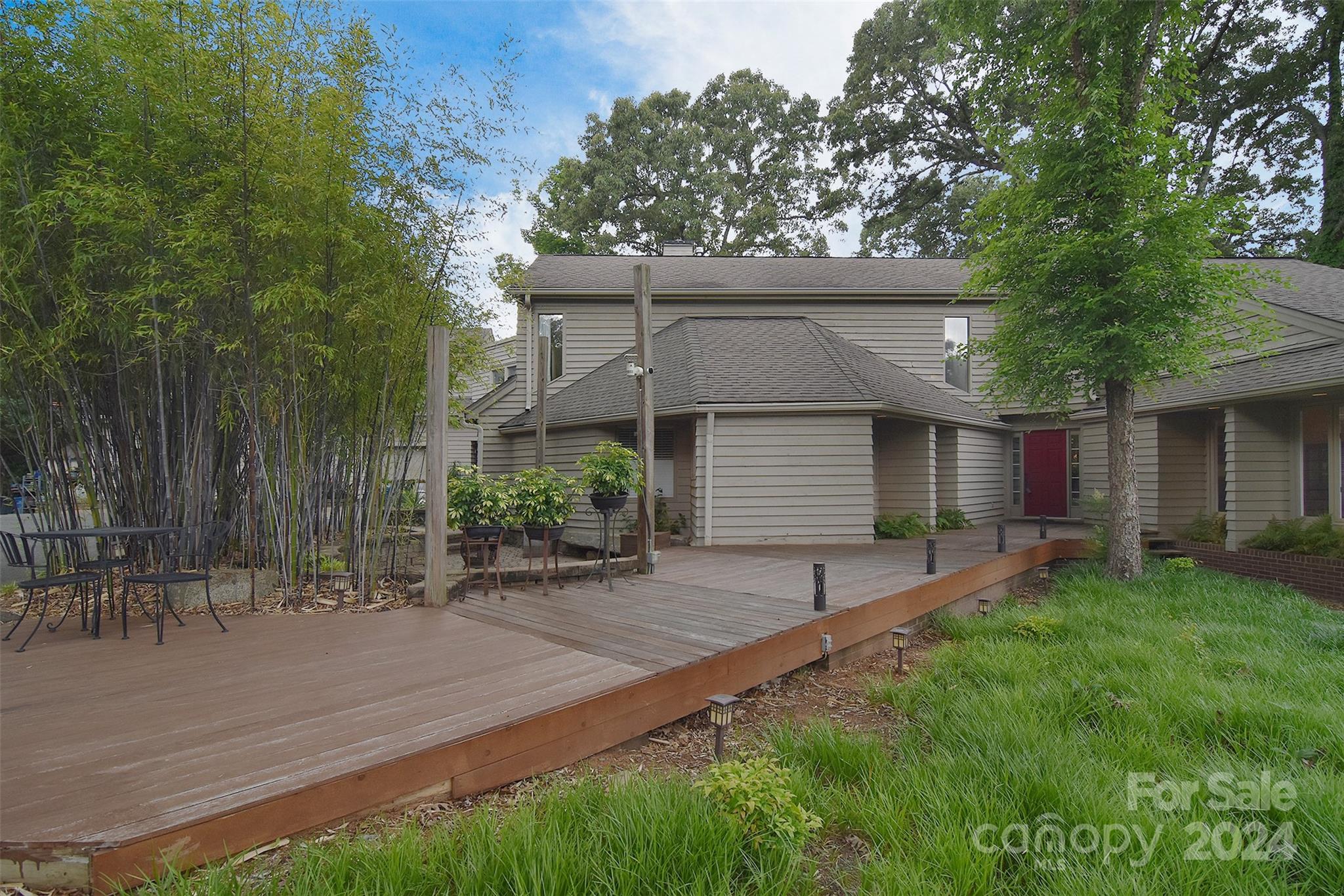 9625 Surface Hill Road
