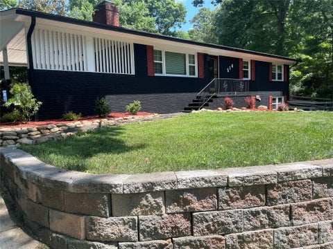 Photo of 514 Crestview Drive, Albemarle, NC 28001 (MLS # 4393250)