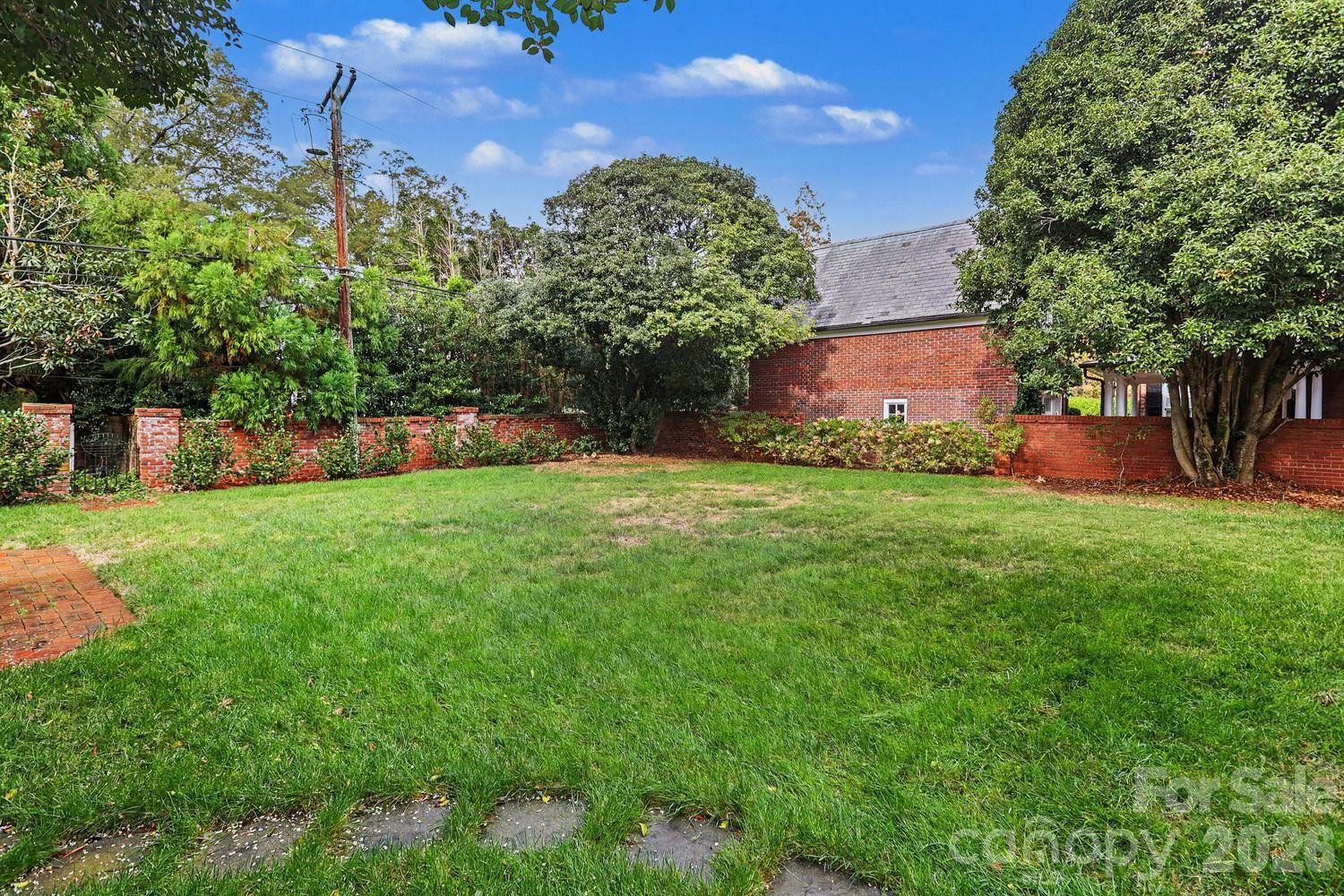 256 Hempstead Place