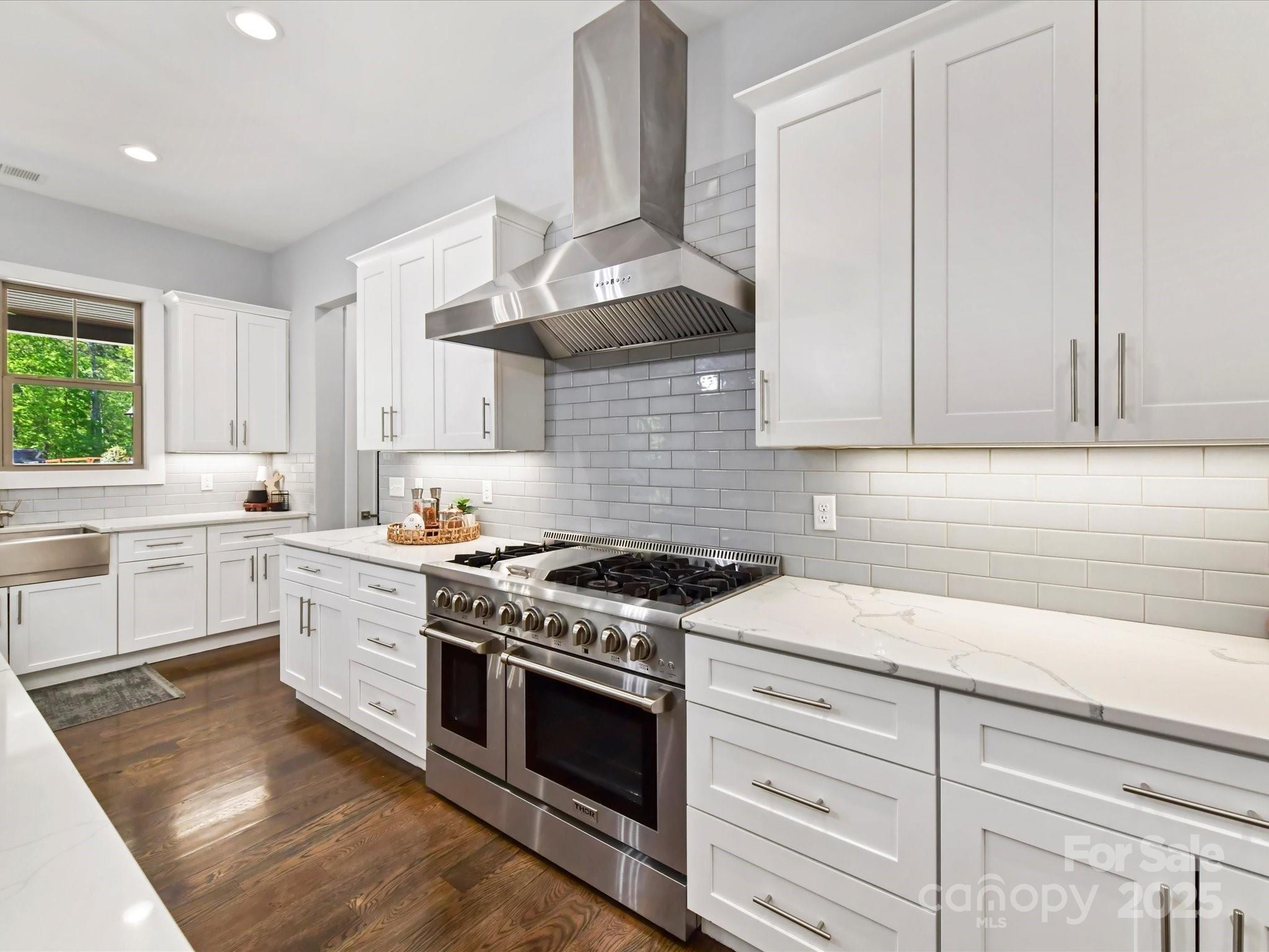 5933 Legacy Lane