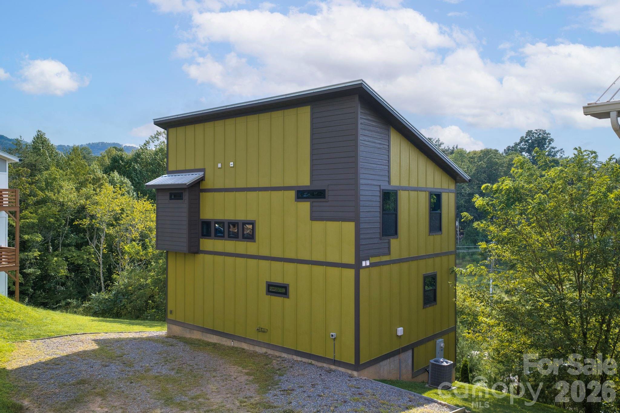 613 Salem Heights Lane