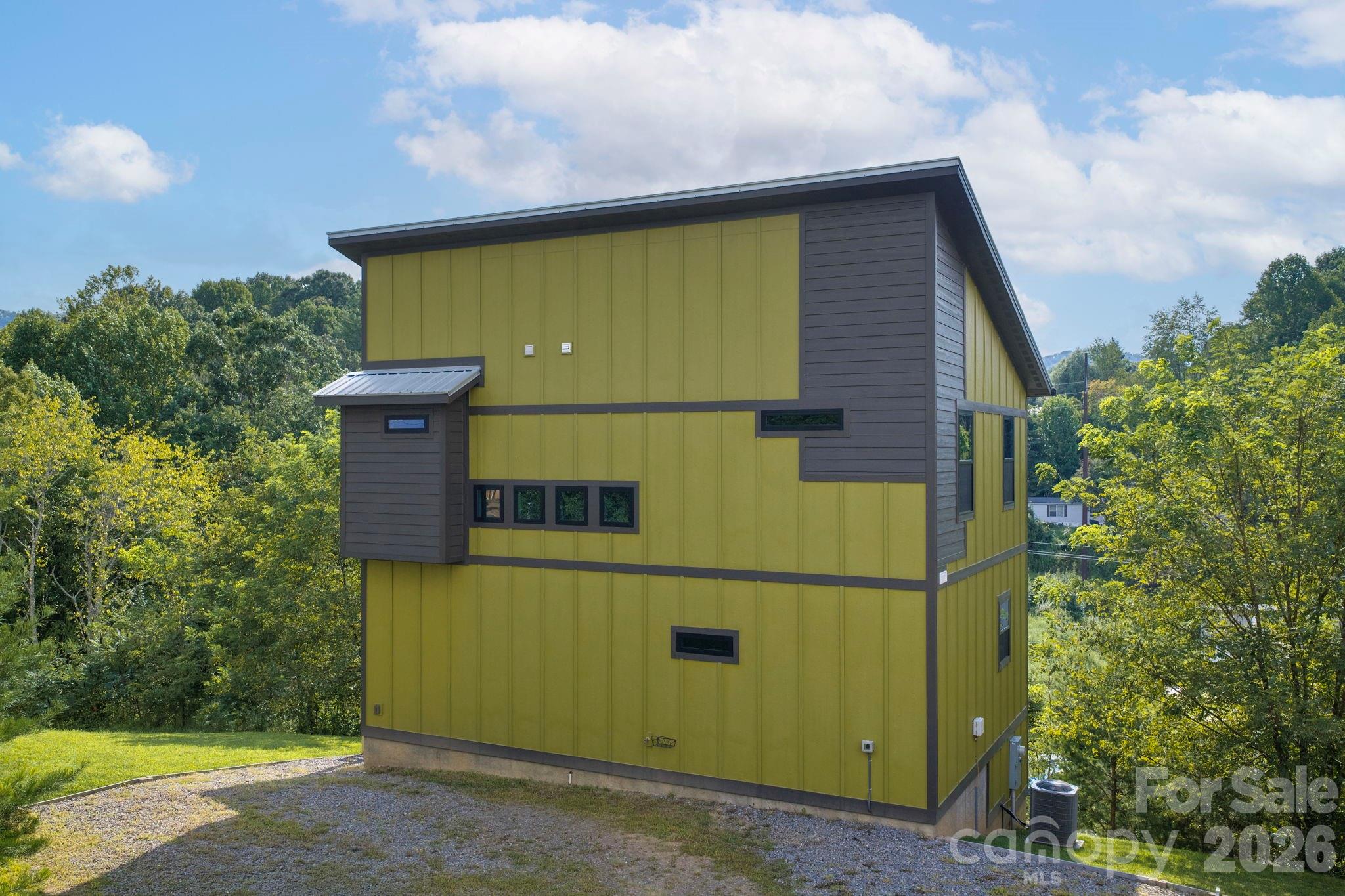 613 Salem Heights Lane