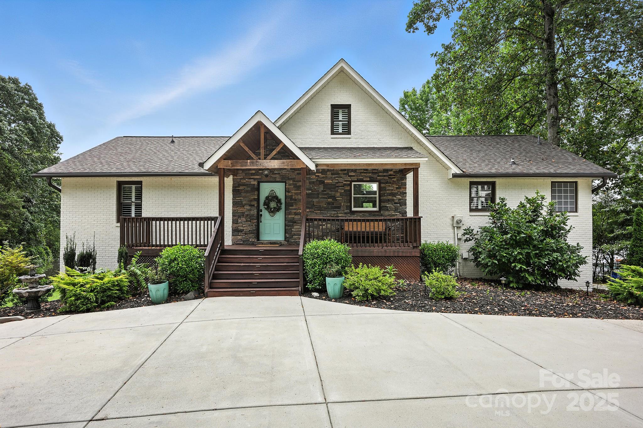 215 Barber Loop