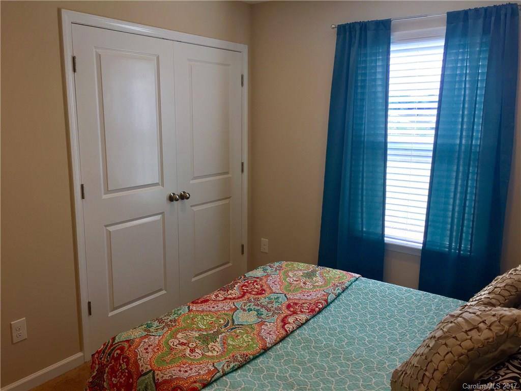 Ellis Pond - Residential