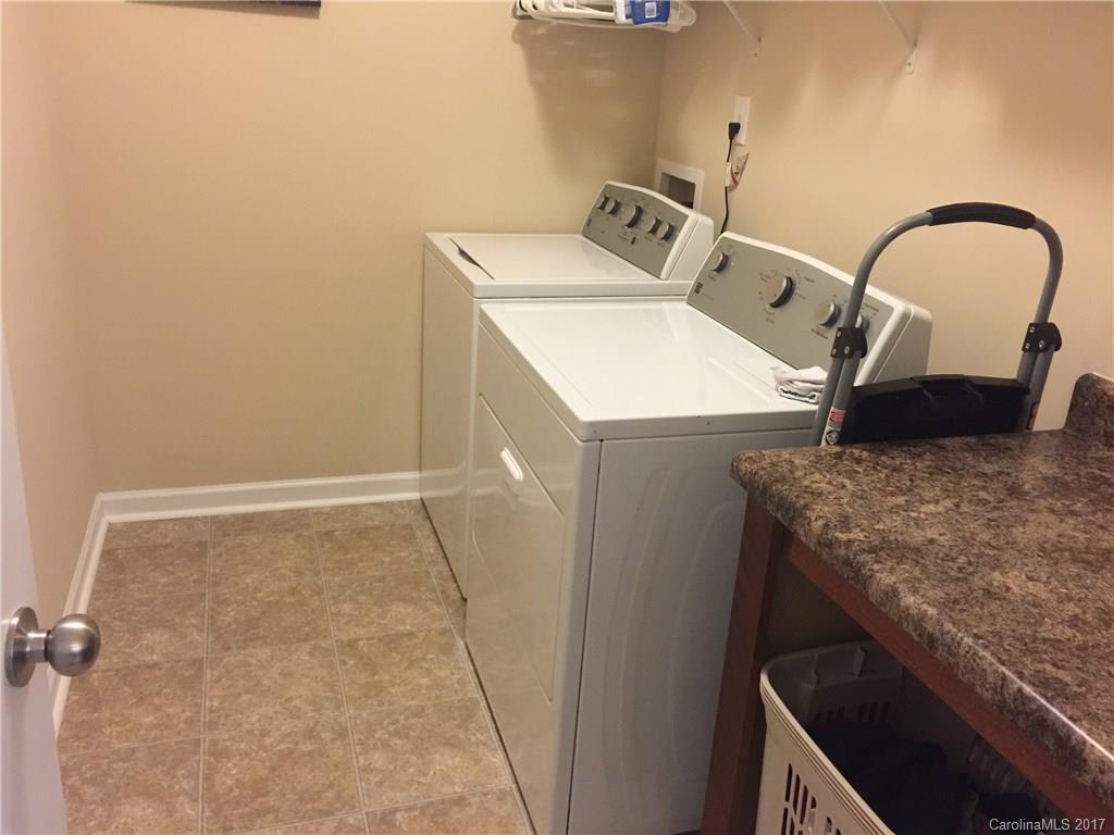 Ellis Pond - Residential