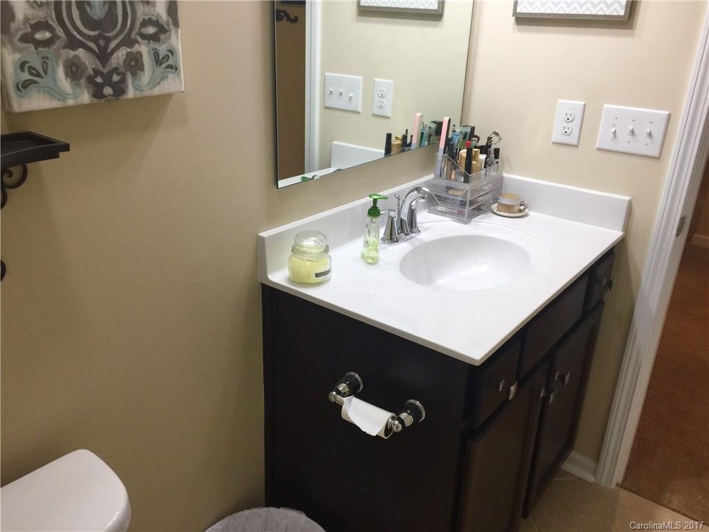 Ellis Pond - Residential