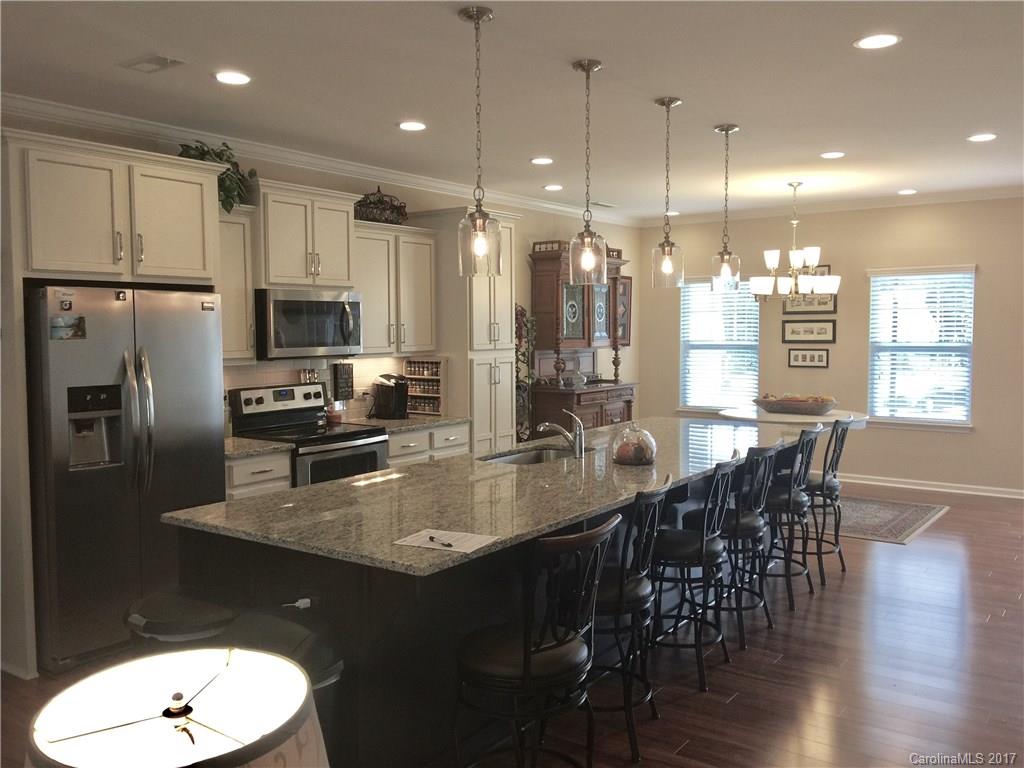 Ellis Pond - Residential