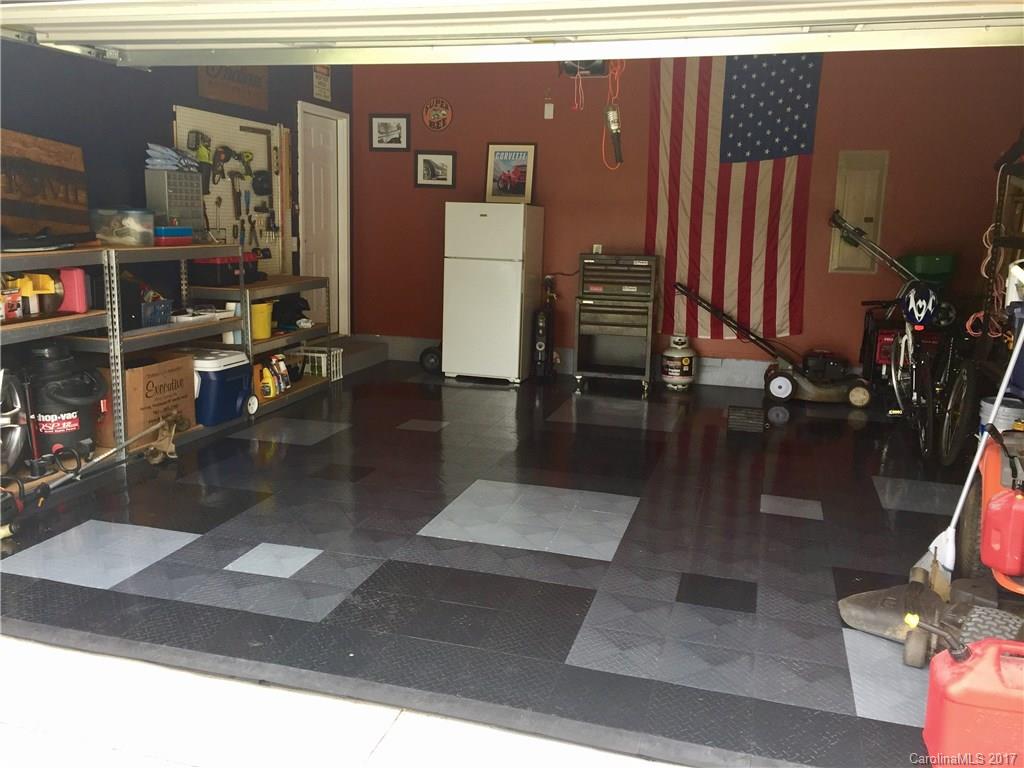 Ellis Pond - Residential