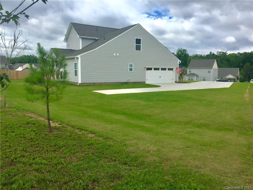 Ellis Pond - Residential