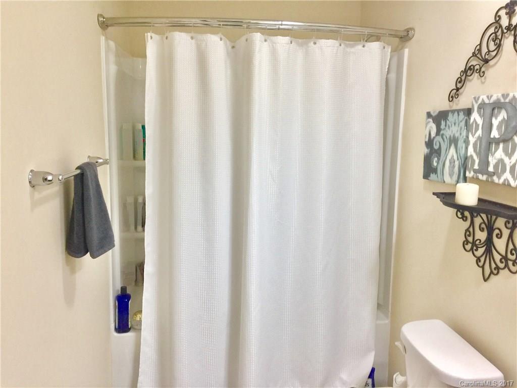 Ellis Pond - Residential