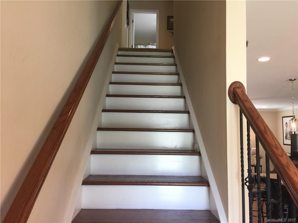 Ellis Pond - Residential