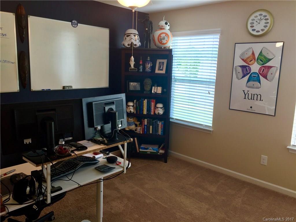 Ellis Pond - Residential