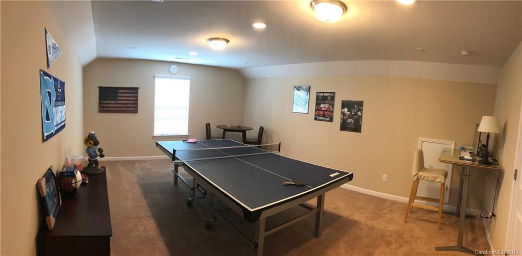 Ellis Pond - Residential