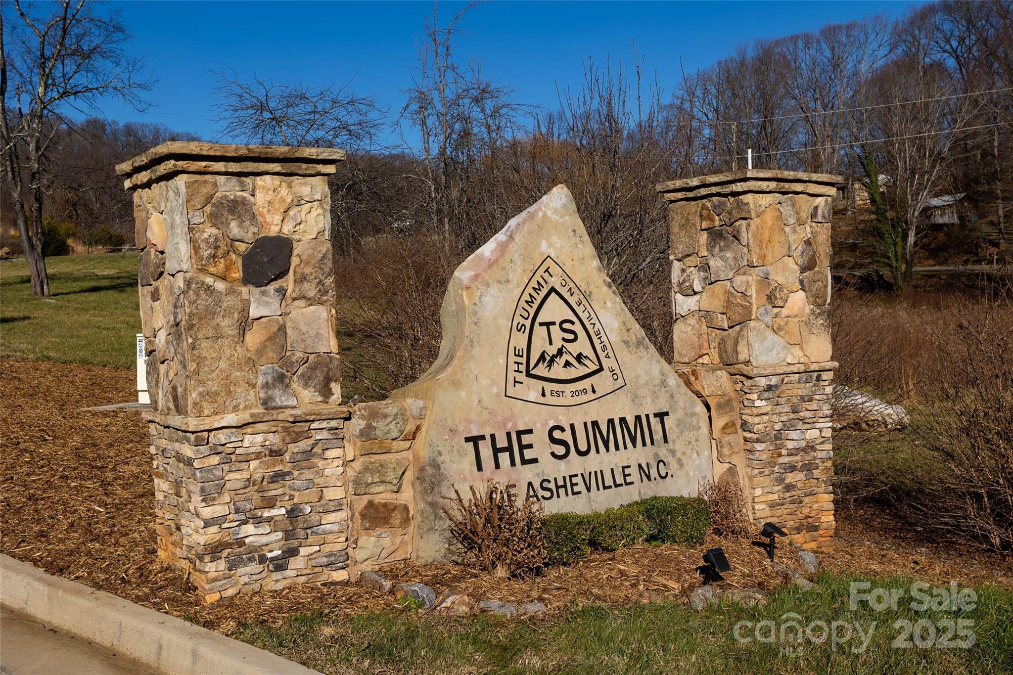 The Summit of Asheville - Land
