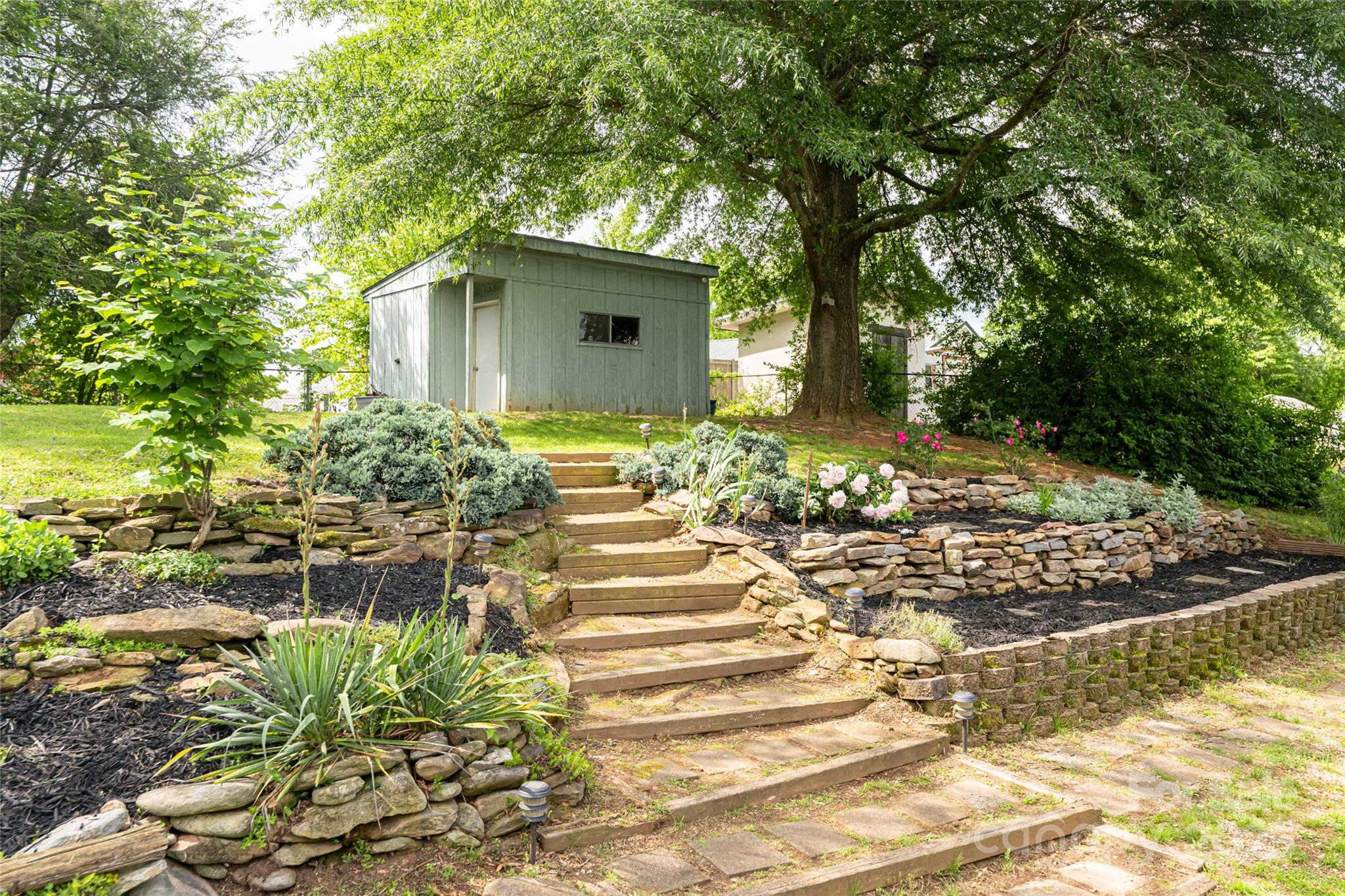 Knollwood - Residential