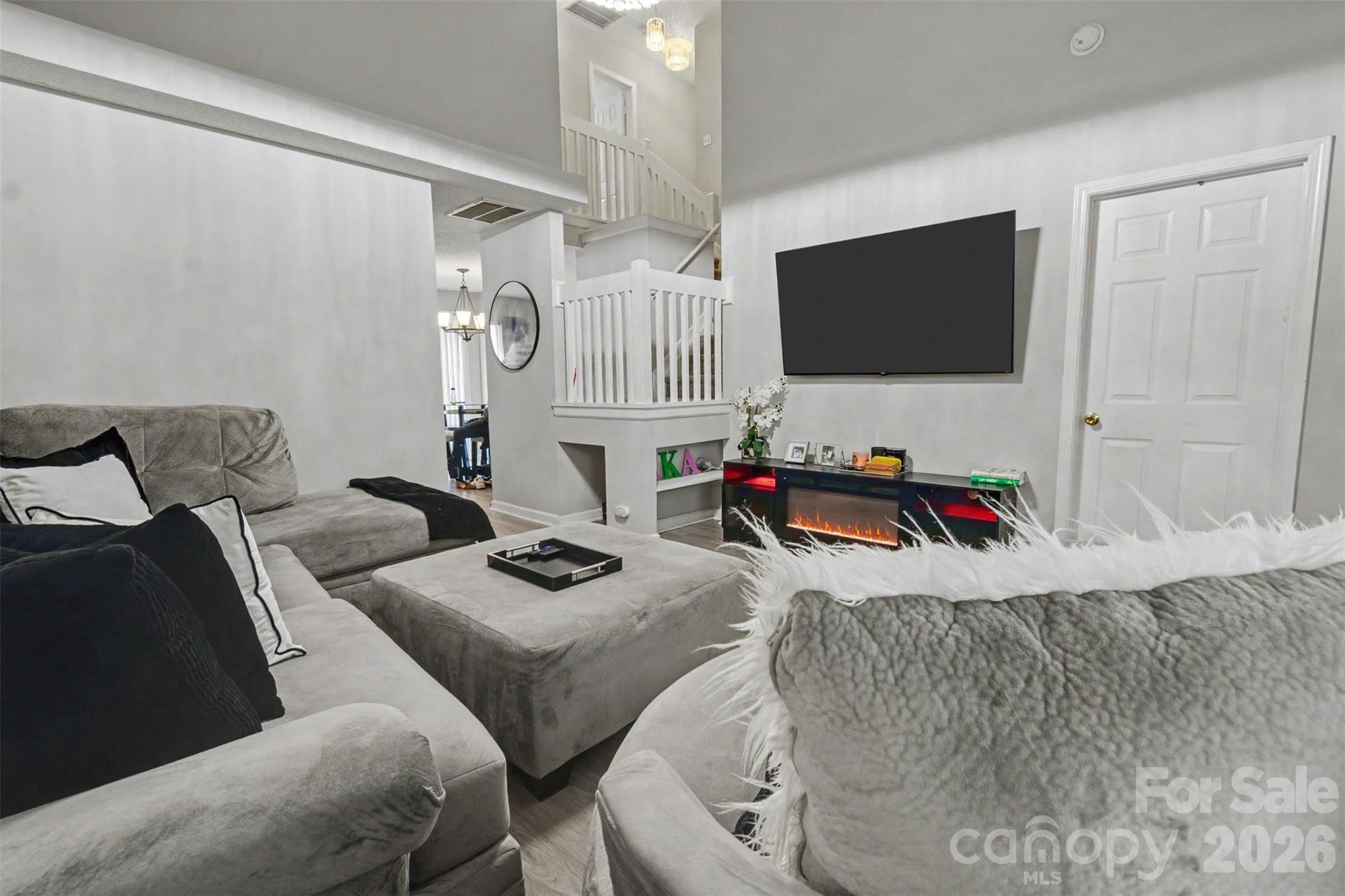 5845 Cougar Lane