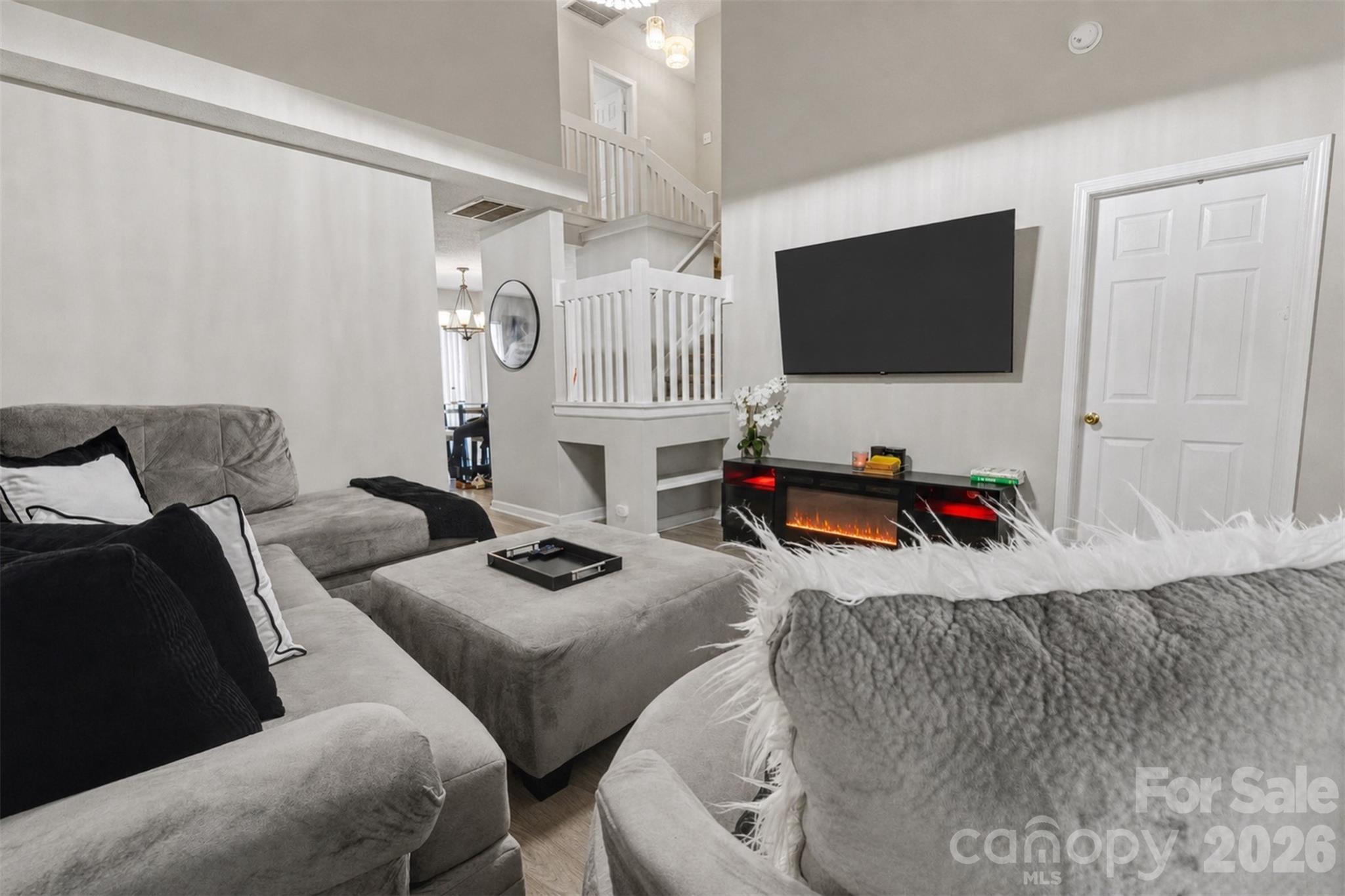 5845 Cougar Lane