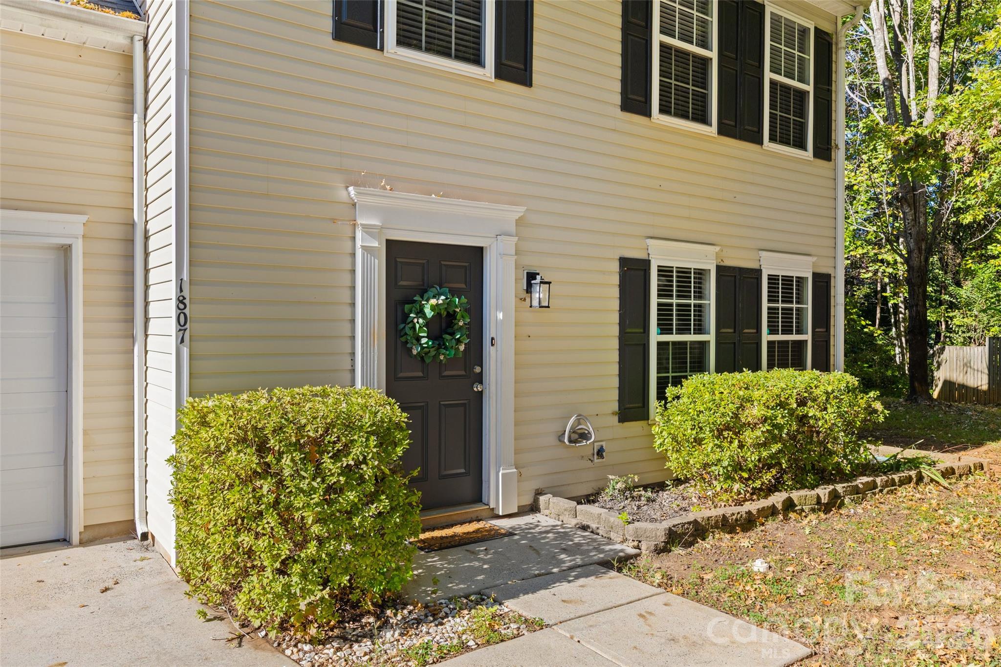 1807 Endeavor Lane