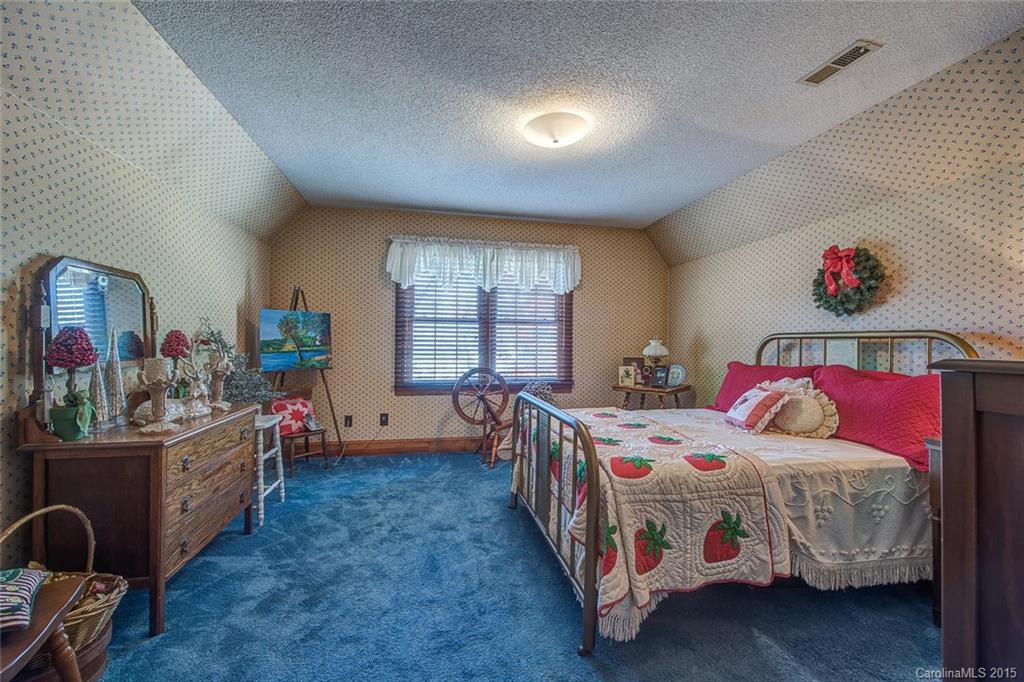 Laurel Woods - Residential