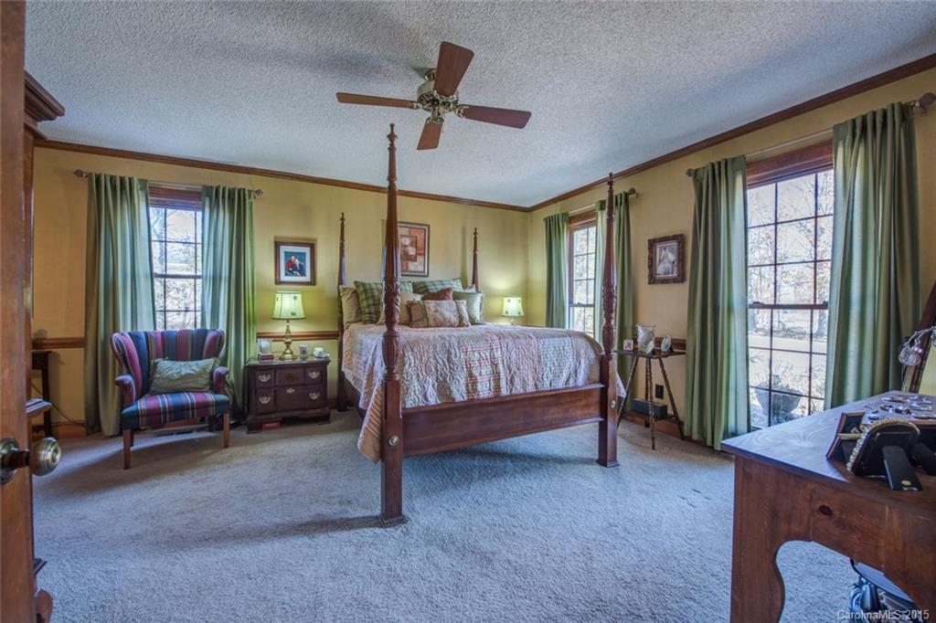 Laurel Woods - Residential