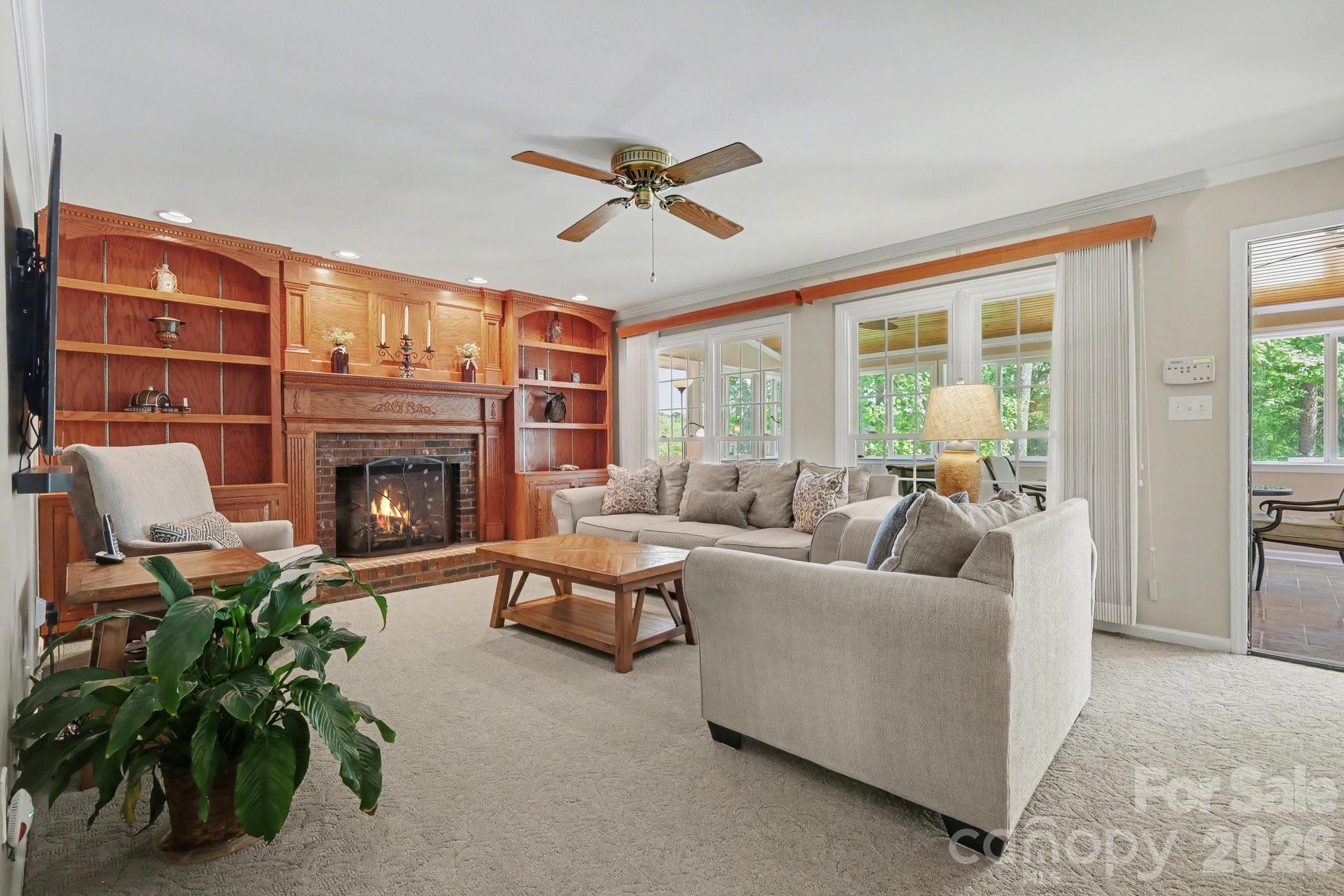 2705 Greenmont Circle