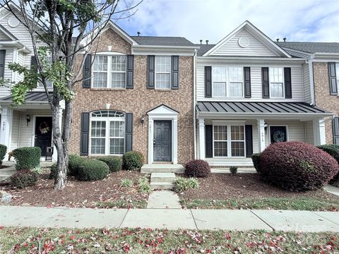 Photo of 4917 Sunburst Lane, Charlotte, NC 28213 (MLS # 4325829)