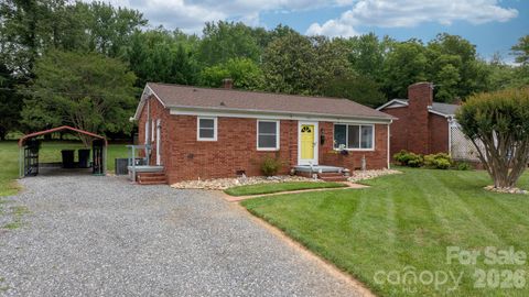 Photo of 1423 16th Avenue NE, Hickory, NC 28601 (MLS # 4388030)
