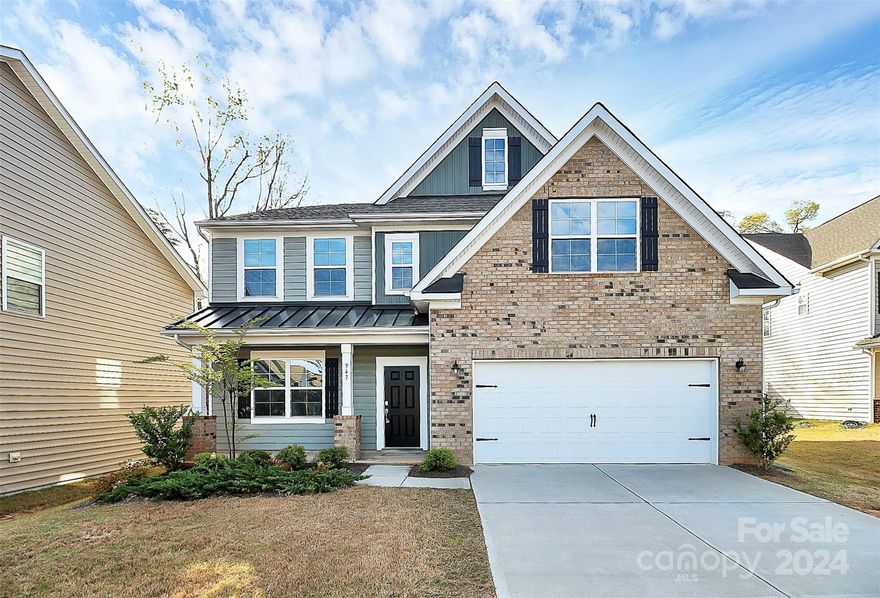 Fort Mill Schools! Immaculate condition 4 bedroom 2.5 bathroom home in the highly sought after Willowbend community with a cul-de-sac location. Stunning open floor-plan, kitchen including quartz countertops, kitchen island, white cabinets and modern backsplash tile with stainless steel appliances. Wood floors throughout the main level, home office with French Doors and a large loft area on the second floor. Oversized owners suite with large walk-in closet with matching countertops and cabinets in the owners bathroom. Generously sized 3 additional bedrooms with lots of natural light. Private backyard with bamboo and extended patio area perfect for entertaining. Conveniently located off Gold Hill Rd and all Fort Mill has to offer.