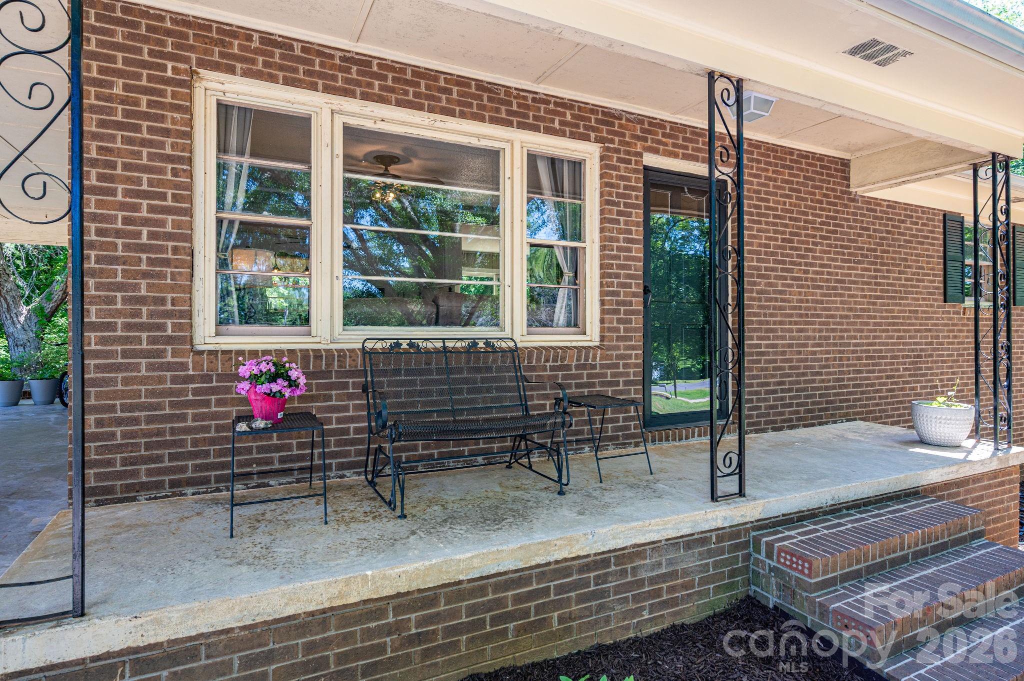 636 Poplar Drive