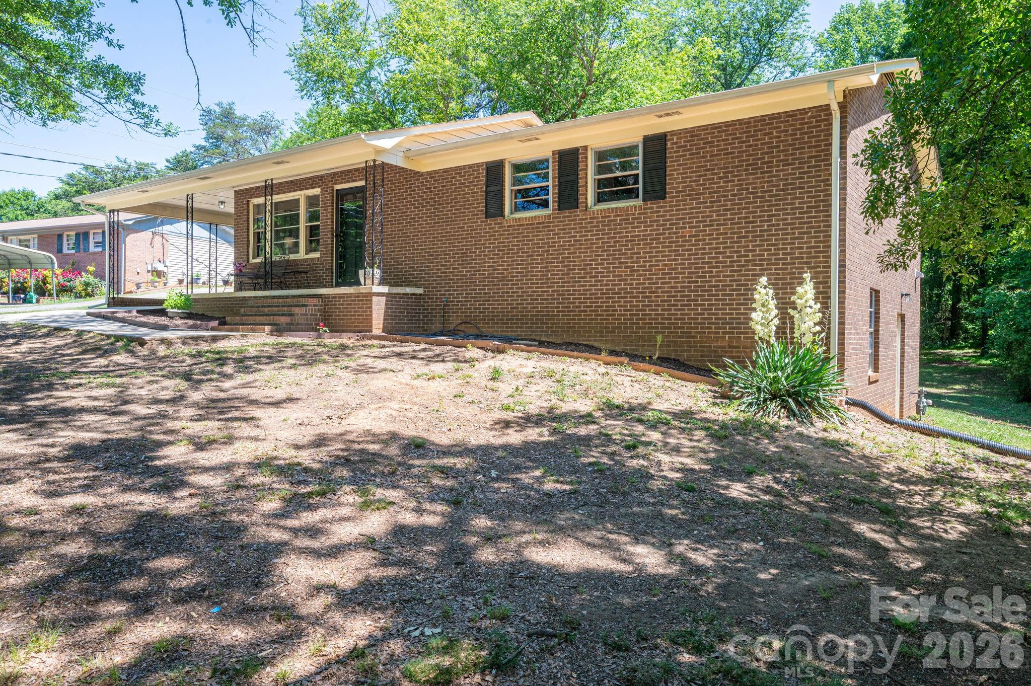636 Poplar Drive