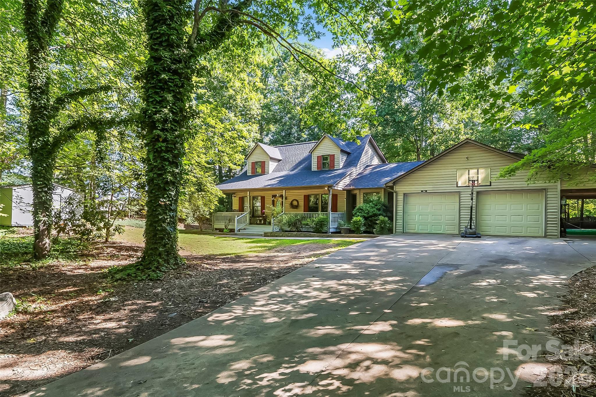 34 Lakeside Drive